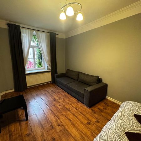 Aparthotel Riga Bagian luar foto A typical room at the hostel