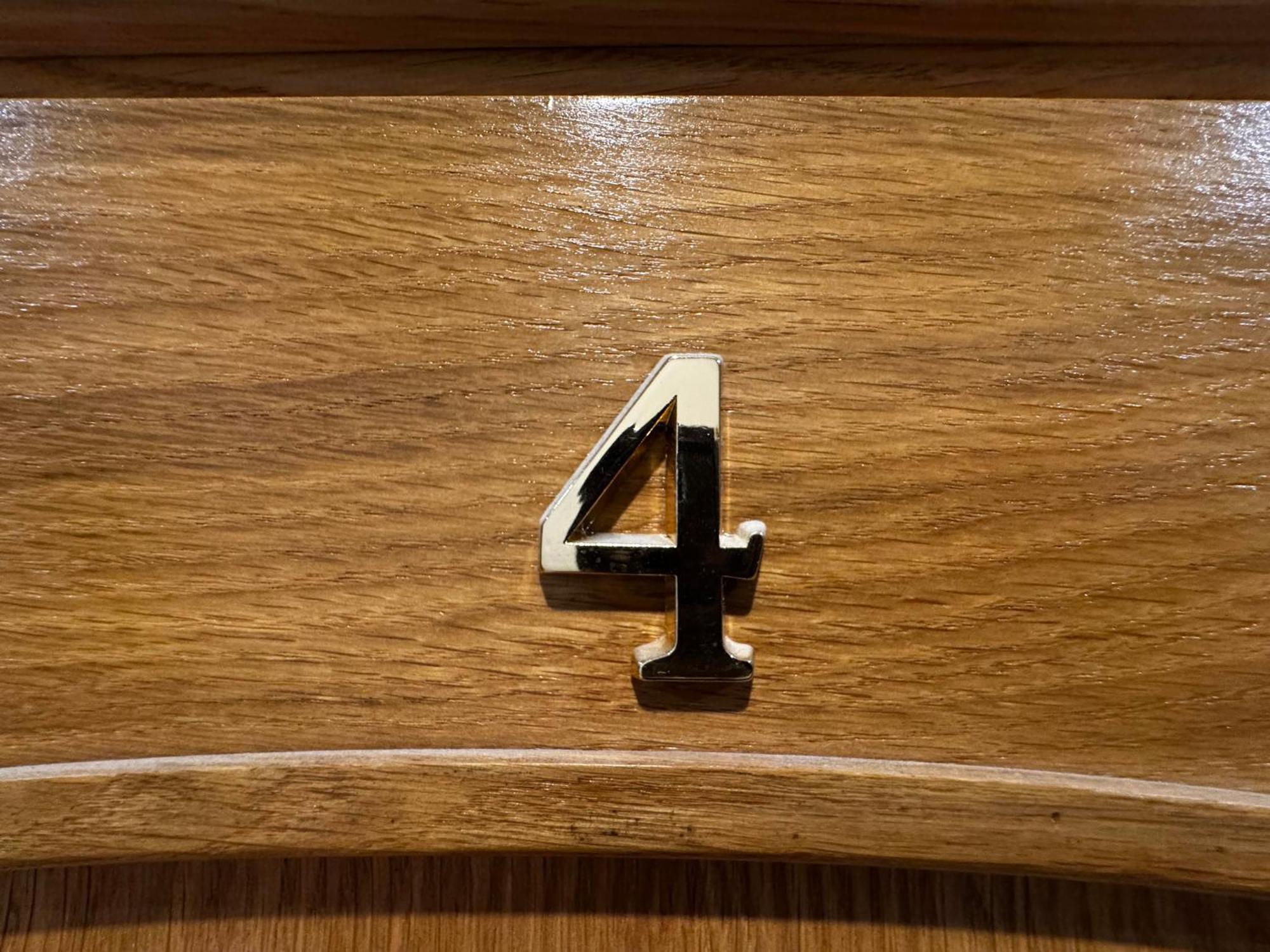 Aparthotel Riga Bagian luar foto The number 4 on a door